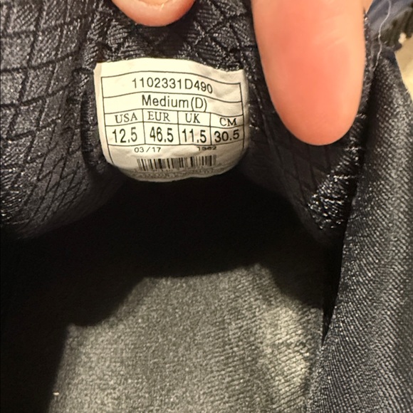 Brooks Men's Athletic Shoes in Navy and Gold - Picture 2 of 7